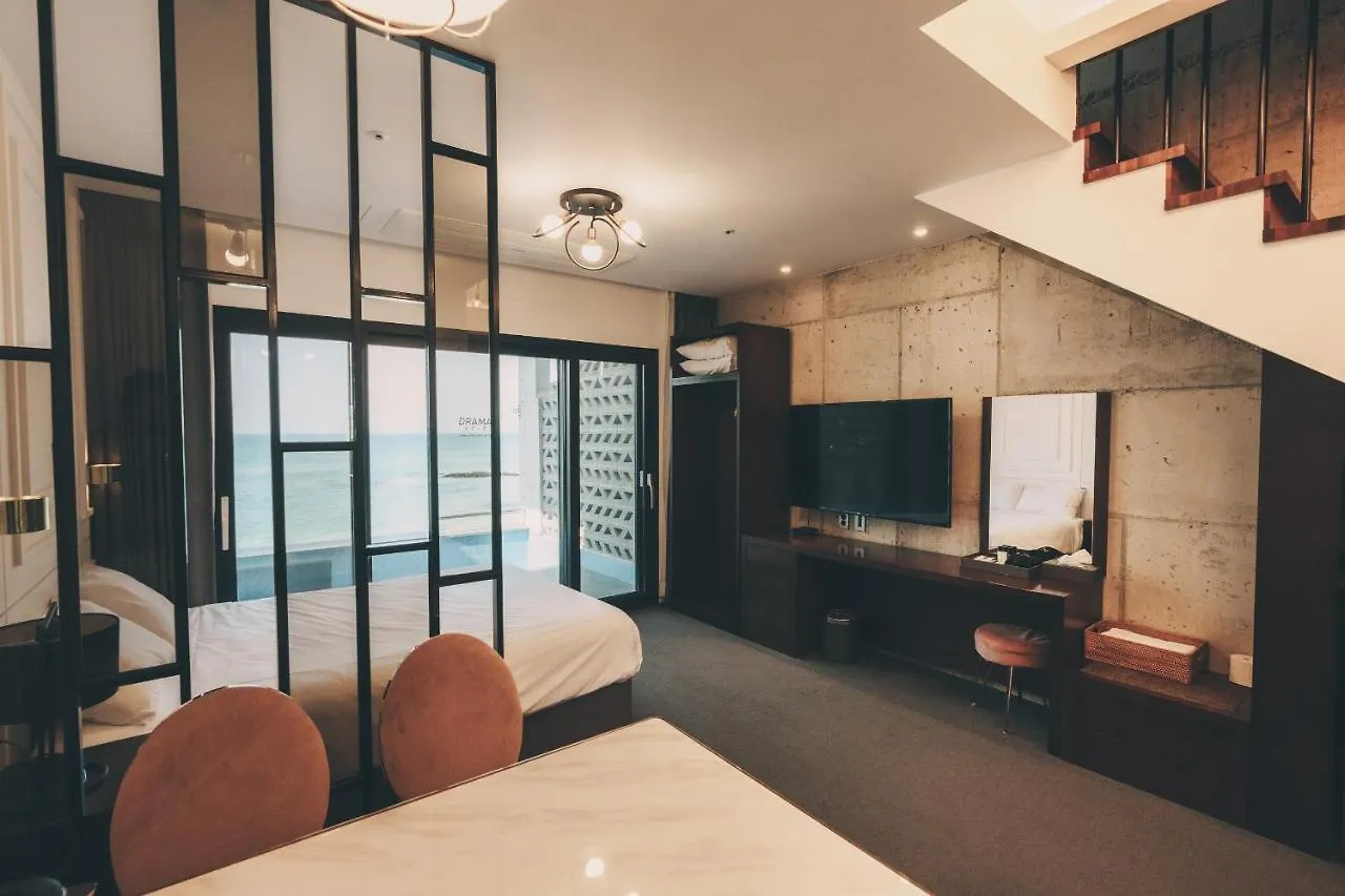 Drama 2015 Hotel Jeju 3*,